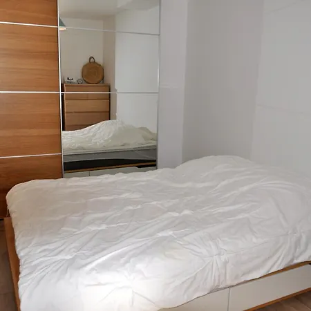 Lumineux Avec Terrasse, 2 Chambres, Parking Et Cave - - Fr-1-692-3 *