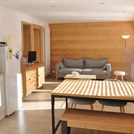 Apartment Lumineux Avec Terrasse, 2 Chambres, Parking Et Cave - - Fr-1-692-3